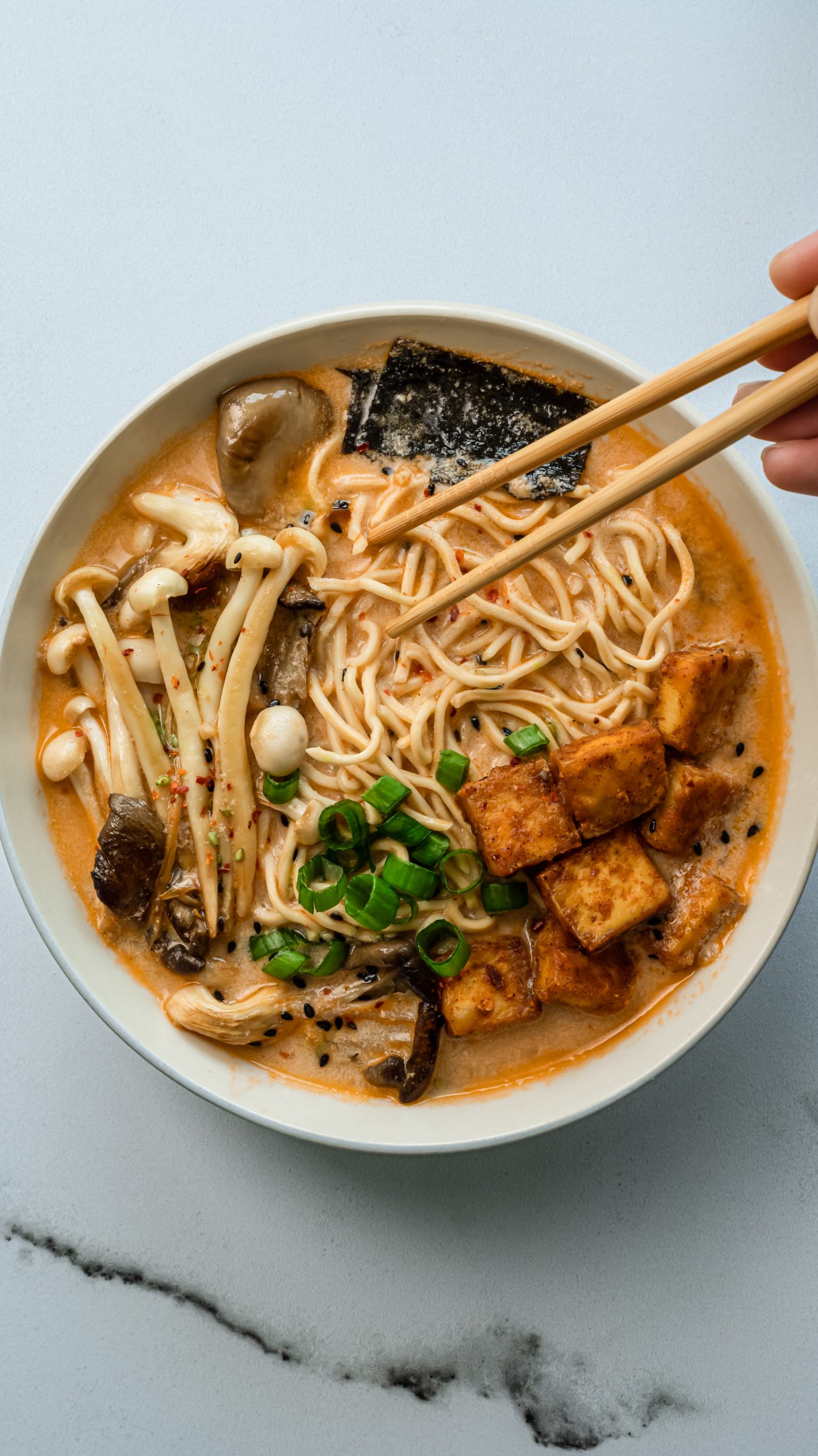 Ramen, spicy, recette, vegan, umami, noodles, bouillon épicé, recette chinoise, piment